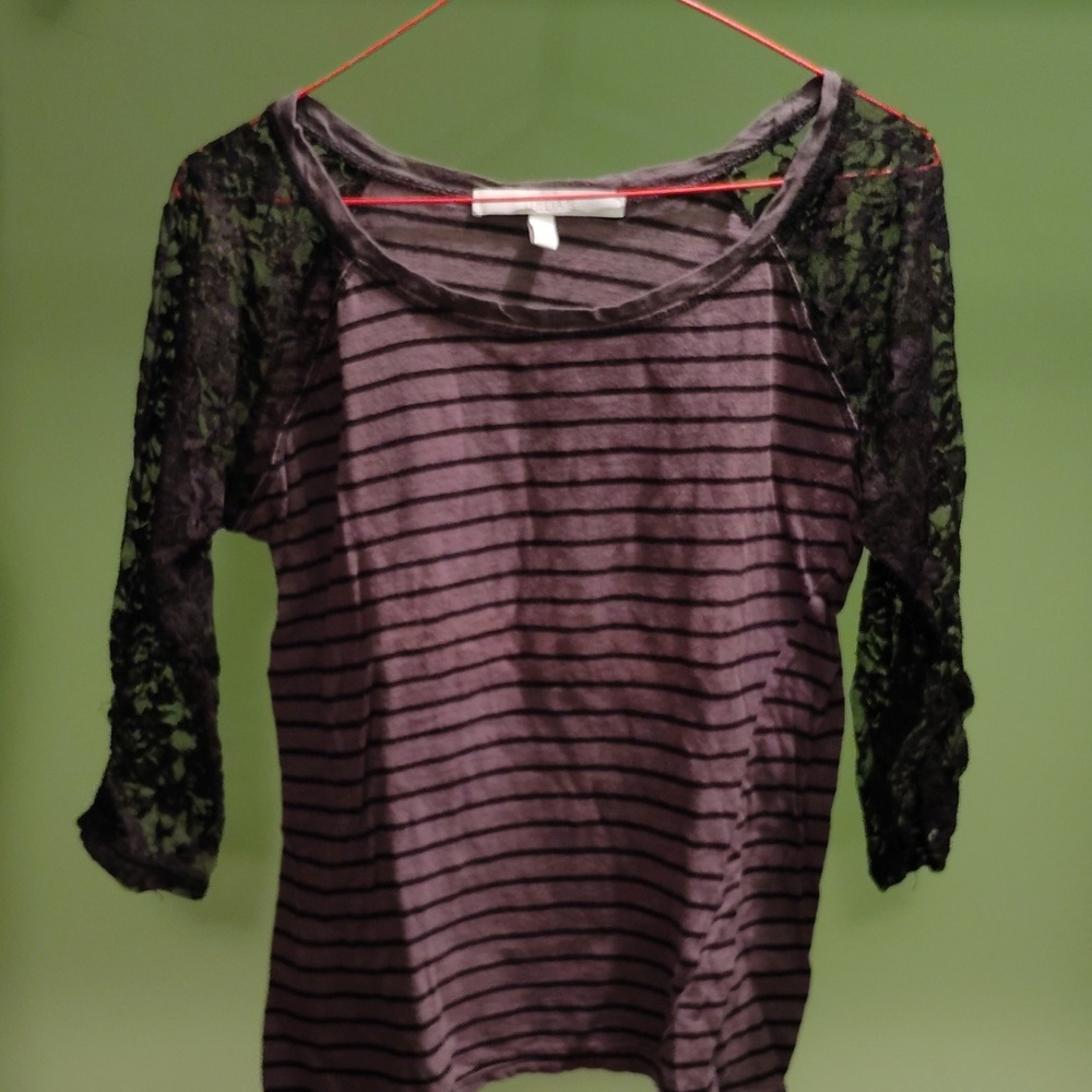 Delia's Lace Sleeve Top